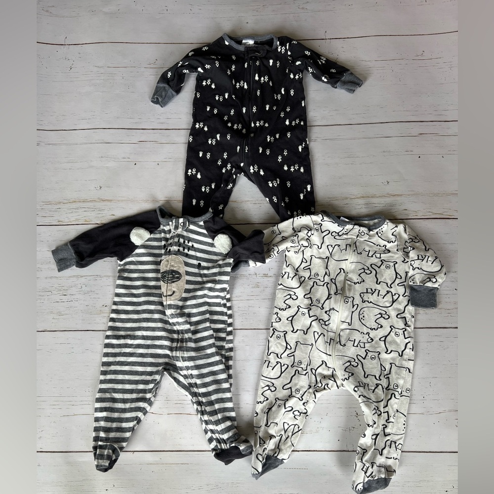3 Pairs Gerber Bear Themed Sleep N’ Play Pajamas Bundle size 0-3m